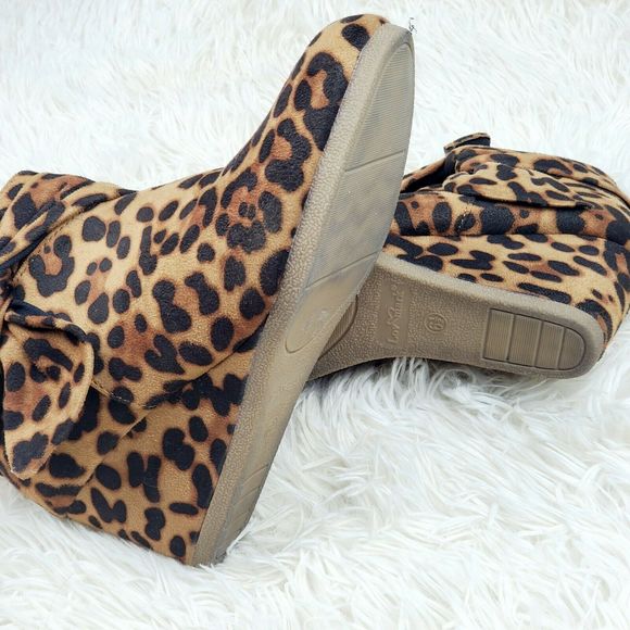 Lov Mark SKYE-5 Leopard Suede Booties Size 6.5 EUC - Picture 8 of 8